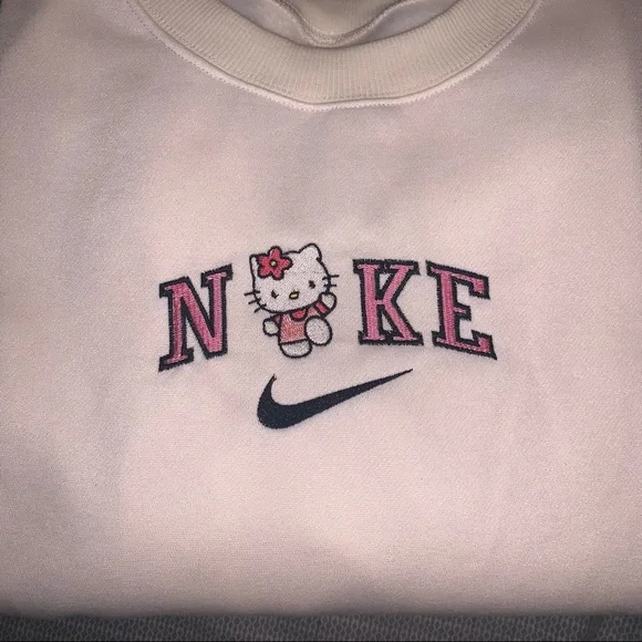 💗 Hello kitty  Nike crewneck 💗 - Picture 2 of 2